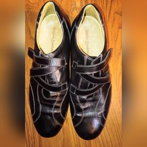 Barefoot Freedom Black Leather Strap Sneakers B56